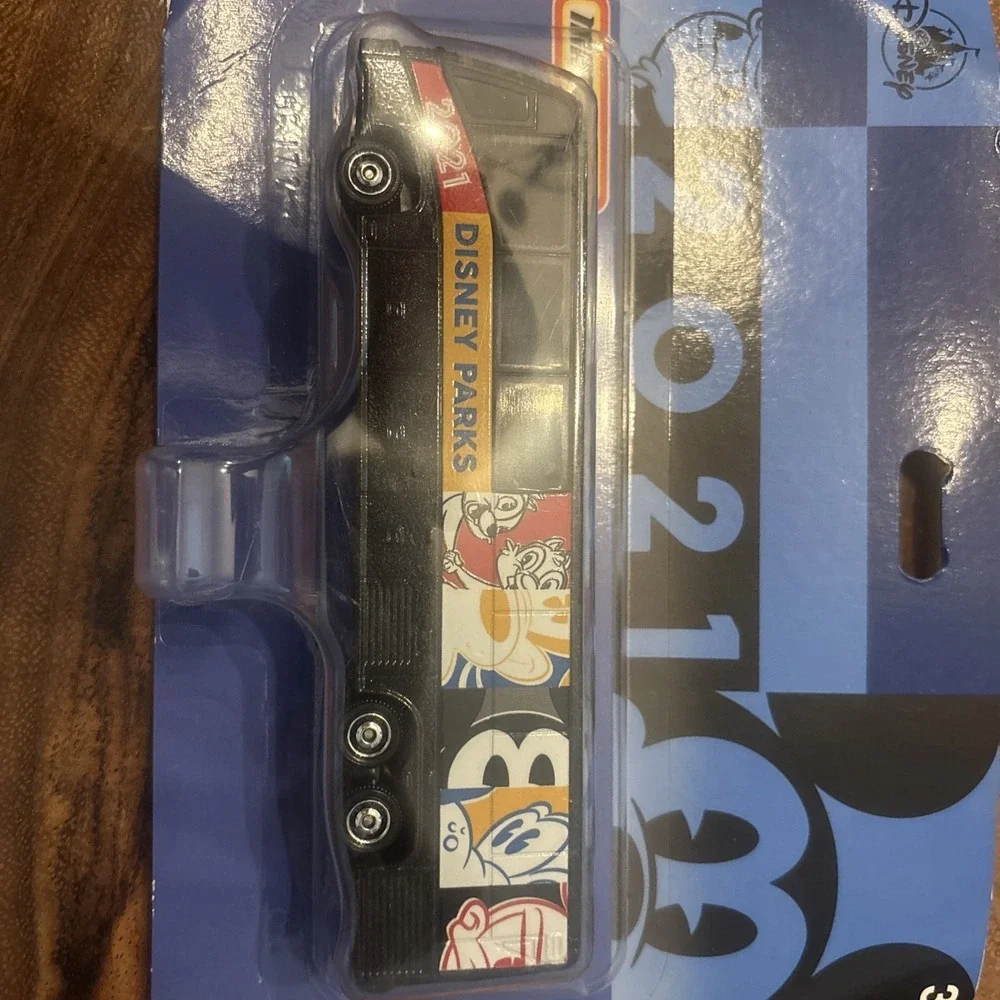 Matchbox 2021 Disney Parks Bus Exclusive Edition Pluto Diecast 1:64 Black GWM72
